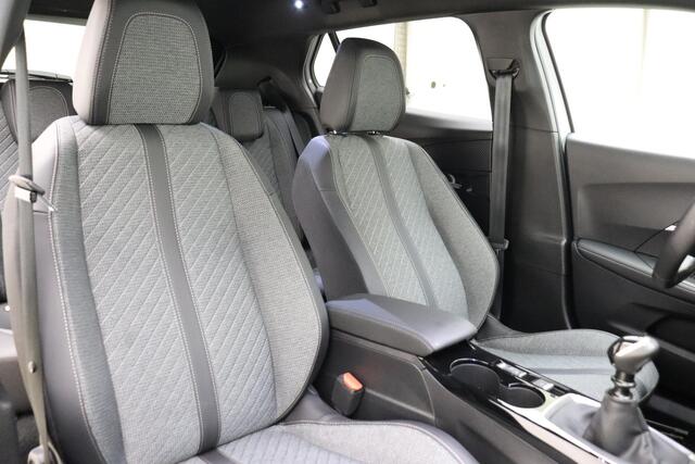 Peugeot 2008 1.2 PureTech 100 Allure Navigatie | NIEUW Model | Camera Achter | Cruise Control | Climate Control | LM-Velgen