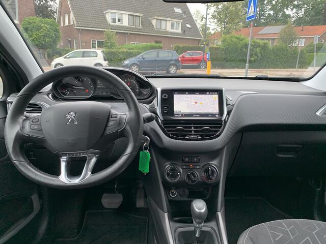Peugeot 2008 1.2 PT 110pk Aut. Blue Lion, Navi & CarPlay | Trekhaak