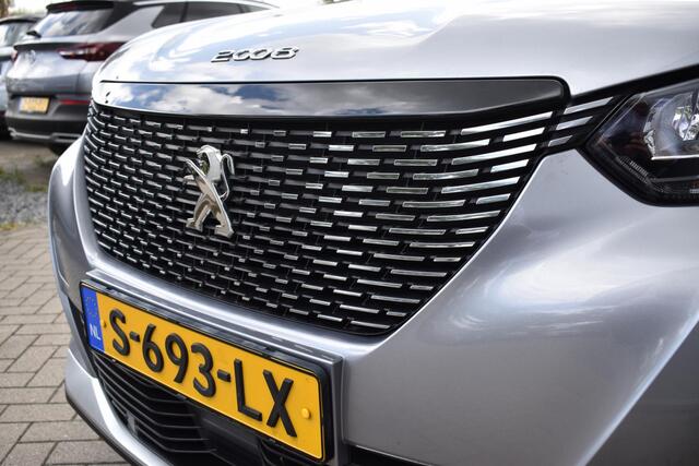 Peugeot 2008 1.2 PureTech Allure Pack CAMERA / ECC / CARPLAY