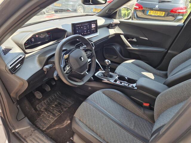 Peugeot 2008 1.2T 100pk Allure | Navigatie | Climate & Adaptive Cruise Control | Camera | AppleCarplay/Android Auto |