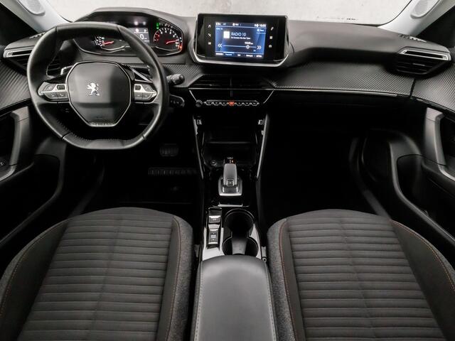 Peugeot 2008 1.2 PureTech Allure Sport 131Pk Automaat (APPLE CARPLAY, GROOT NAVI, LED KOPLAMPEN, LANE ASSIST, SPORTSTOELEN, PARKEERSENSOREN, CRUISE, NIEUWE APK, NIEUWSTAAT)