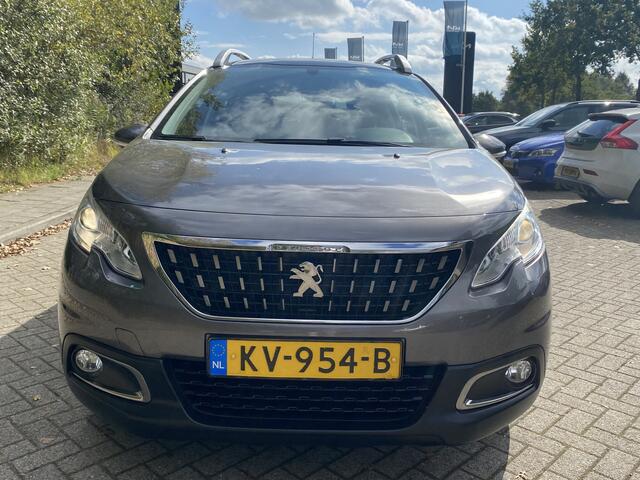 Peugeot 2008 1.2 PureTech Blue Lion | Navigatie | Parkeersensoren | Panorama dak |