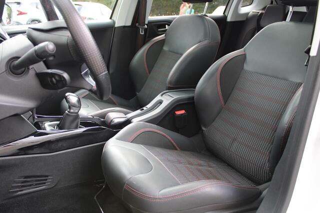 Peugeot 2008 1.2 PureTech GT-line | PANORAMA | CAMERA | PARKEERSENSOREN | CLIMATE CONTROL | CRUISE CONTROL | BLUETOOTH MEDIA