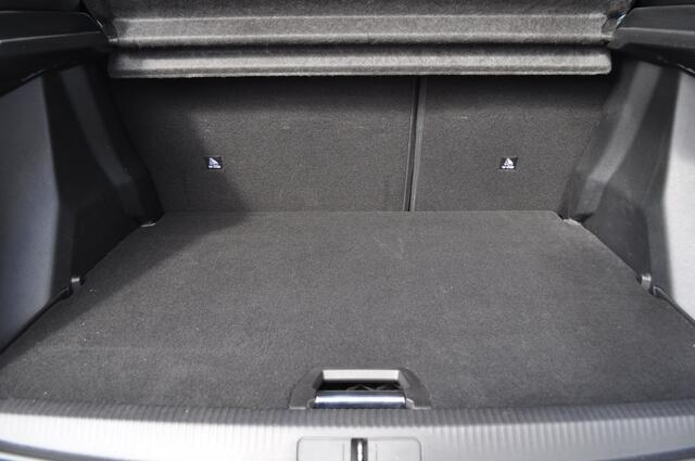 Peugeot 2008 1.2 GT aut. schdak key-less focal cam v+a adapcrc