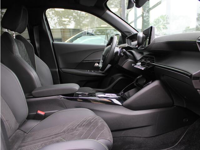 Peugeot 2008 1.2 PureTech 130 GT Automaat | Navi / Alcantara / Camera