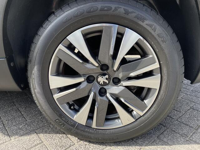 Peugeot 2008 130pk Allure (Navigatie - Automatische Airco - Apple Carplay - Parkeersensoren - Lichtmetalen velgen)