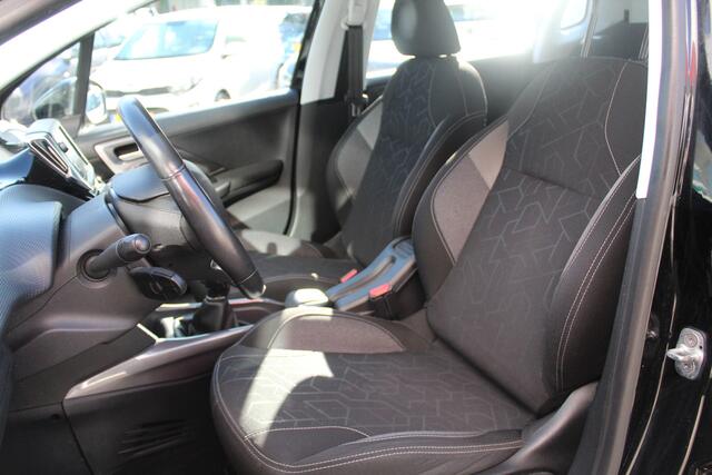 Peugeot 2008 1.2 PureTech Active//Navi//Trekhaak!