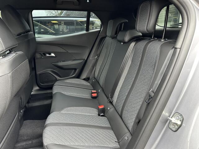 Peugeot 2008 1.2 Hybrid 145 PK Allure Automaat ¤ 7000,- DEMO VOORDEEL | 2025 Auto | Hybride Elektrisch rijden met Automaat | Keyless entry/Start | Parkeercamera 360 graden | Stoelverwarming | LED Verlichting | Navigatie | 17" Lichtmetalen Velgen | Cruise & Climate Con