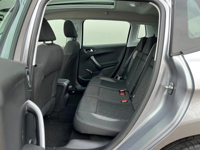 Peugeot 2008 1.2 PureTech | NL auto | Panoramadak | Trekhaak | Nieuwstaat!