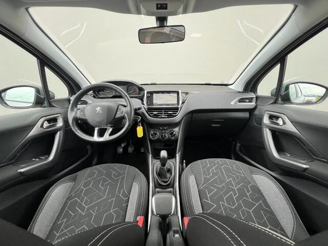 Peugeot 2008 1.2 PureTech | NL auto | Panoramadak | Trekhaak | Nieuwstaat!