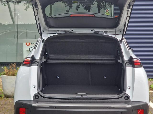Peugeot 2008 1.2 Hybrid 145 GT | Stoelmassage/-verwarming | Adaptive Cruise Control | Draadloze telefoonlader | Alcantara bekleding | Navigatie | Climate Control | Apple Carplay/Android Auto | Parkeercamera/-sensoren |