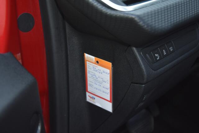 Peugeot 2008 1.2 82PK Blue Lion Automaat. Panorama dak, Navigatie, Cruise, Airco!!