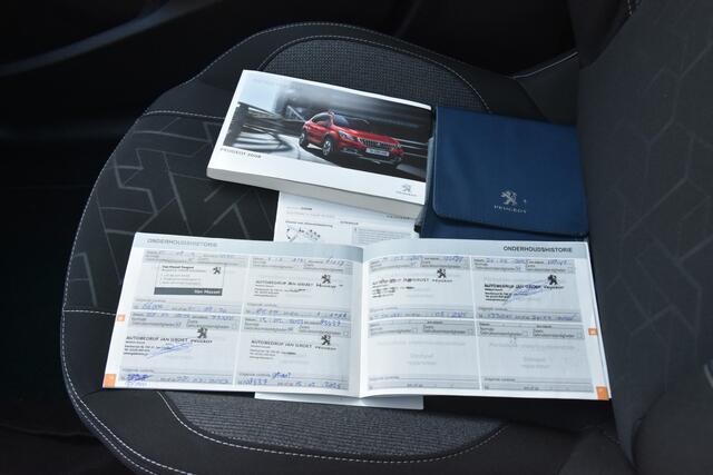Peugeot 2008 1.2 82PK Blue Lion Automaat. Panorama dak, Navigatie, Cruise, Airco!!