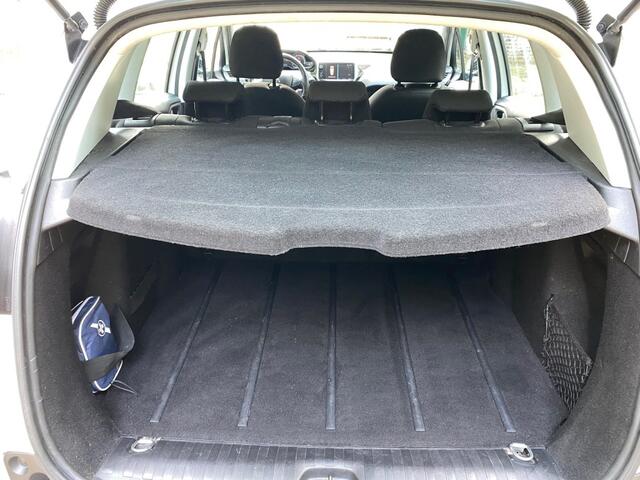 Peugeot 2008 1.2 Benzine - D riem is V.v in 2024 - Trekhaak !!!