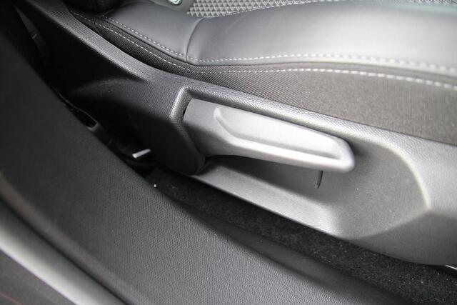 Peugeot 2008 1.2 PureTech 130pk GT Airco Navi Camera Carplay Zeer mooi