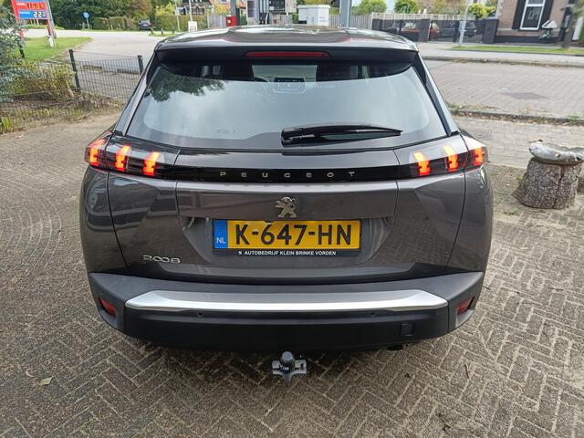 Peugeot 2008 1.2 PureTech Active //Trekhaak//1e eigenaar//4-seizoenenbanden