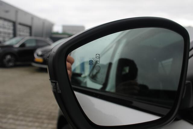 Peugeot 2008 1.2 GT Pack Automaat | incl. 12 maanden garantie | Trekhaak | LED | 18" velgen | DAB+ | Focal Audio System | Keyless entry + start | Grootlicht assist | Sfeerverlichting | Stoelverwarming | Adaptive cruise control | Schakelflippers | Lane assist | Panoram
