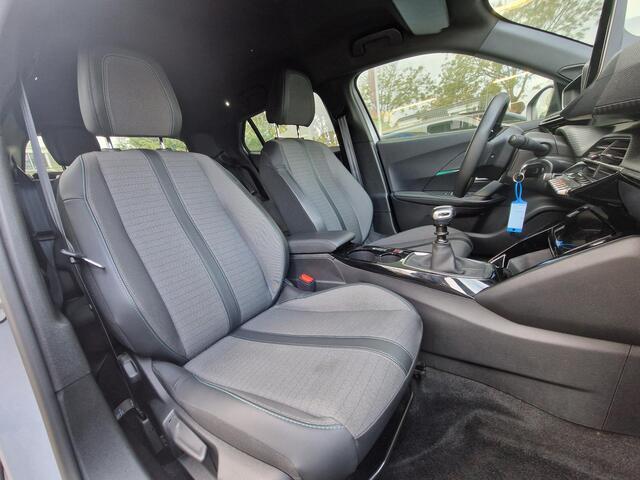 Peugeot 2008 1.2 PureTech Allure Pack | Climate & Cruise Control | Achteruit Rijd Camera | AppleCarplay/Android Auto |