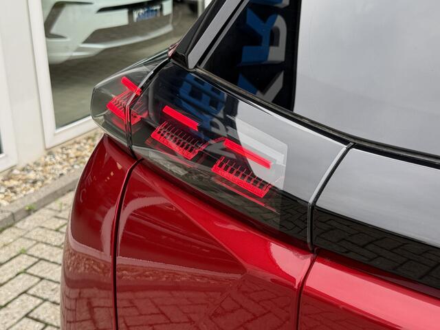 Peugeot 2008 1.2 PureTech 130 Allure Rood metallic