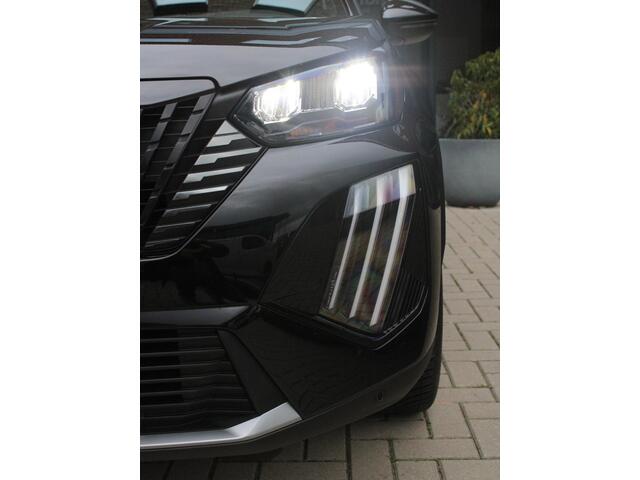 Peugeot 2008 1.2 Hybrid 136 Allure Automaat Navigatie, Camera Voor & Achter, Keyless, 4 seizoensbanden
