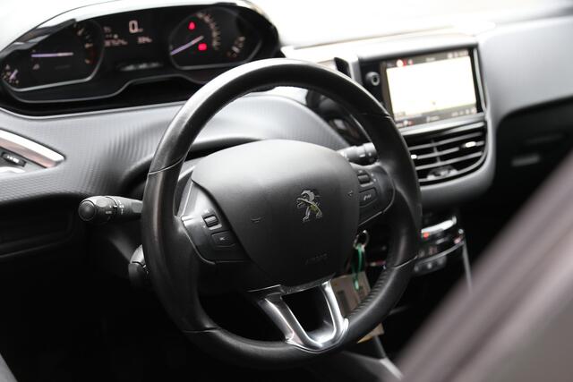 Peugeot 2008 1.2 PureTech Allure Navi