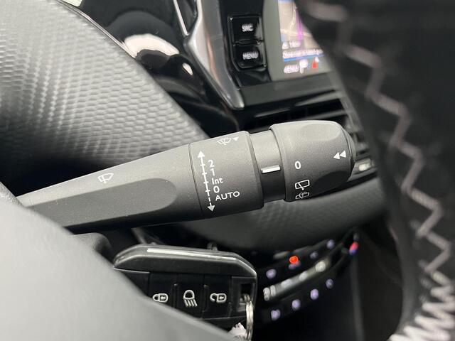 Peugeot 2008 1.2 PureTech Allure Automaat, Met Trekhaak, Apple Carplay & Android Auto, Achteruitrij Camera, CruiseControl