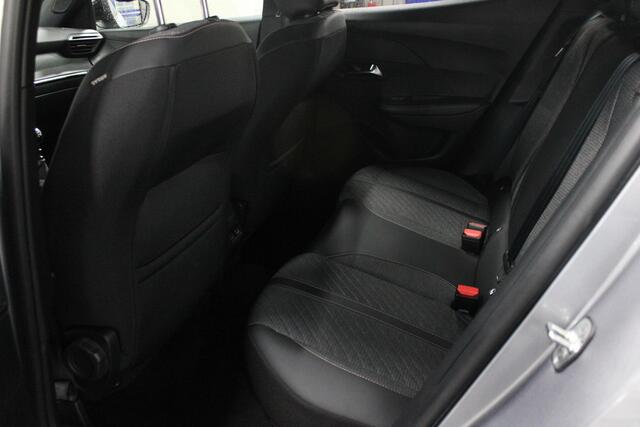 Peugeot 2008 1.2 100PK ALLURE | NAVIGATIE | APPLE CARPLAY/ANDROID AUTO | DAB RADIO | LED | PARKEERSENSOREN | ACHTERUIRIJCAMERA | DODEHOEKDETECTIE | 360° CAMERA | ADAPTIVE CRUISECONTROL | 3D-COCKPIT | ZWARTE DAKRAILS | 17" LICHTMETAAL |