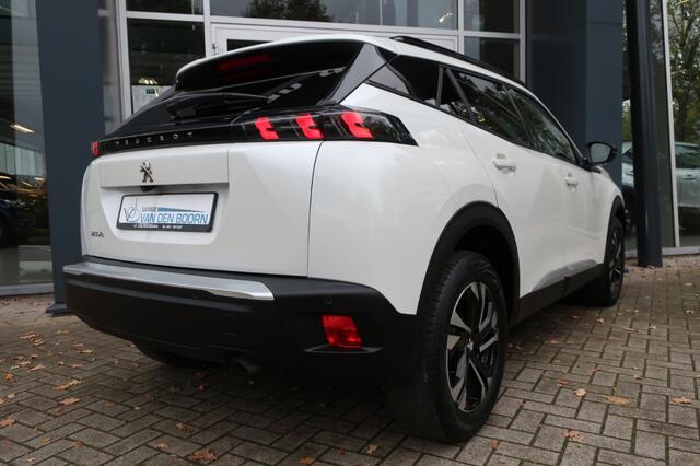 Peugeot 2008 1.2 PURETECH 100, Apple Carplay/ Android Auto, Navi, Clima, LED, etc.