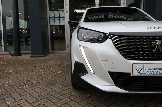 Peugeot 2008 1.2 PURETECH 100, Apple Carplay/ Android Auto, Navi, Clima, LED, etc.