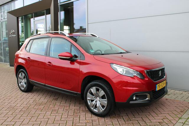 Peugeot 2008 1.2 PureTech Blue Lion Automaat Airco Navi Panoramadak Carplay Trekhaak 61.721km