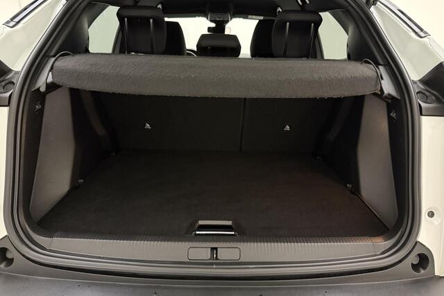 Peugeot 2008 1.2T Style 100pk | Parkeer Camera Achter | Navigatie | Privacy Glas Achter | Cruise Control | Full LED | Lichtmetalen Velgen 16'' | Apple Carplay & Android Auto | DAB+