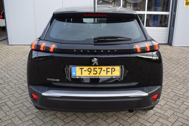 Peugeot 2008 1.2 PureTech Active Pack | NL-Auto | 100PK | Parkeersensoren