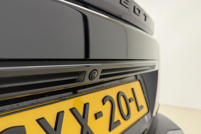 Peugeot 2008 1.2 Hybrid Allure 136 PK | Automaat | Camera | Parkeersensor | Mirror Screen | Adaptive Cruise Control | Navigatie | Getinte ramen | BTW auto | 1e eigenaar