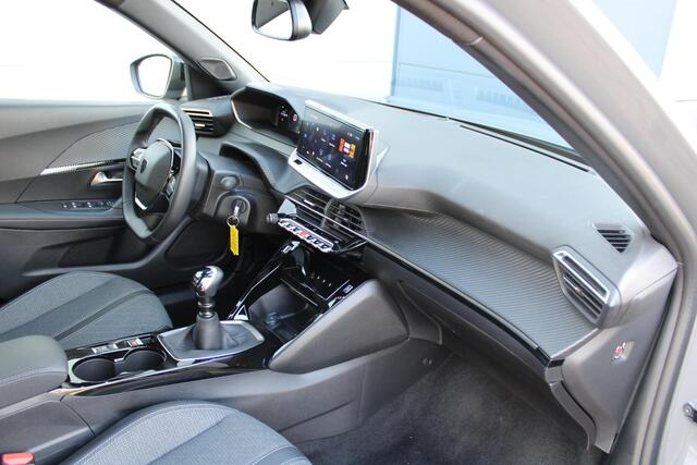 Peugeot 2008 1.2 PureTech 100pk Allure Airco Cruise Carplay PDC V+A Nieuwstaat