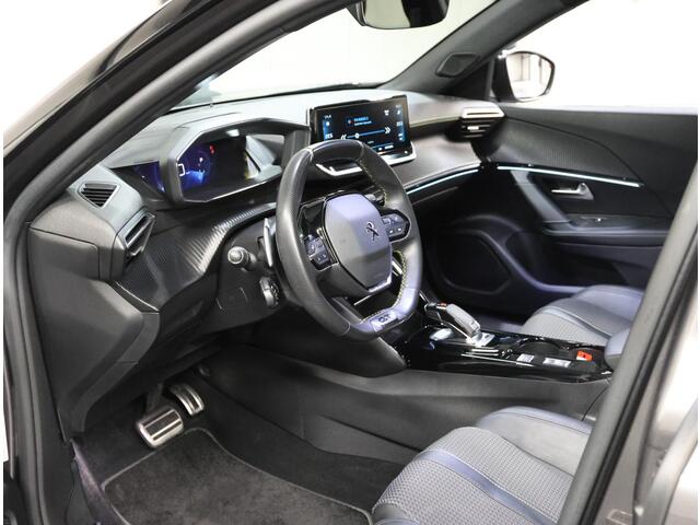 Peugeot 2008 1.2 130PK GT | AppleCarplay/Android Auto | 18"LMV | Camera | AUTOMAAT | Keyless | Cruise Control | Climate Control | Camera | FULL LED | Two-Tone | Sfeerverlichting | Isofix | Privacy Glass |