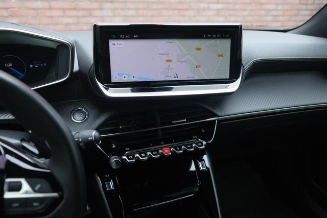 Peugeot 2008 1.2 PureTech 130pk EAT8 GT | Navi | App Connect | Adaptive Cruise | Keyless | Alcantara | Camera | PDC