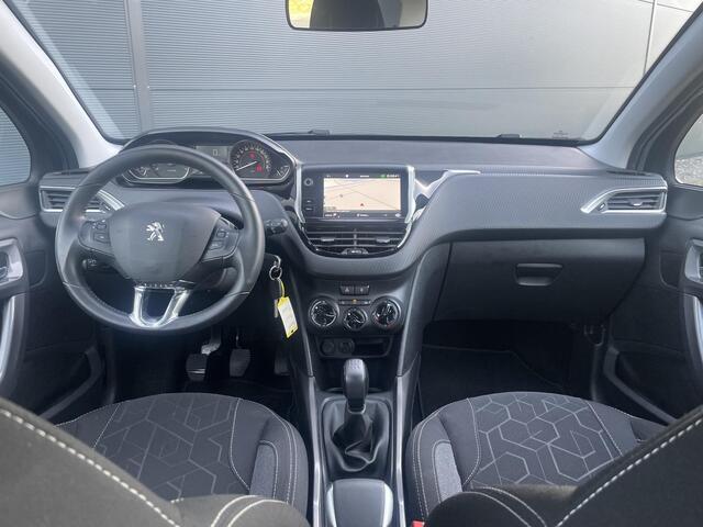 Peugeot 2008 1.2 PureTech Blue Lion | Trekhaak