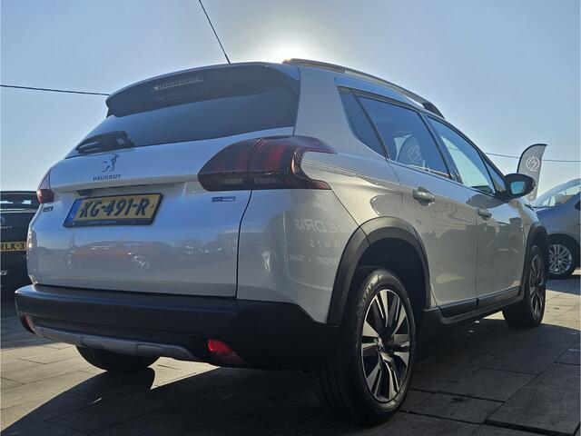 Peugeot 2008 1.2 PureTech Blue Lease Executive *AC*Navi*Pano