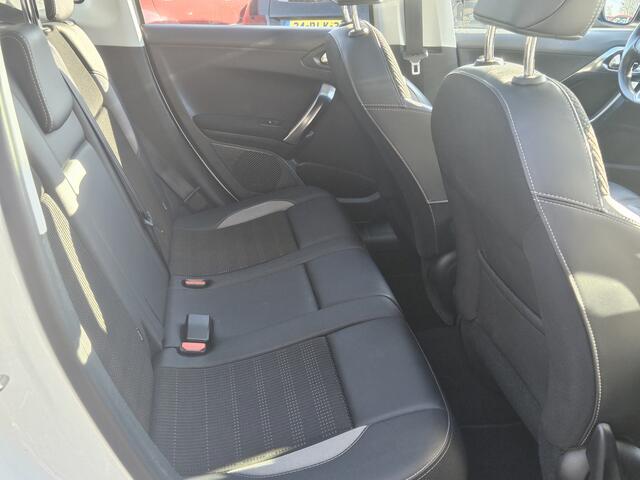 Peugeot 2008 1.2 PureTech Blue Lease Executive *AC*Navi*Pano