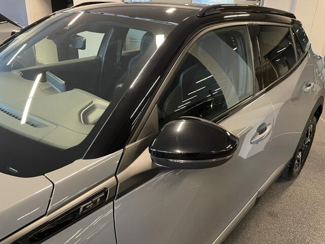 Peugeot 2008 1.2 PureTech GT 130 pk EAT8 automaat Alcantara bekleding met automatisch bedienbare bestuurdersstoel-Navigatie-Camera voor + achter -Climate control-Draadloze telefoonlader