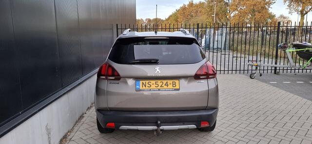 Peugeot 2008 NAP NAVI PDC CarPlay Panorama