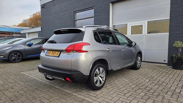 Peugeot 2008 1.2 PureTech Allure | NAVIAGTIE | PARKEERPAKKET | PANORAMADAK | VOLLEDIGE ONDERHOUDSHISTORIE