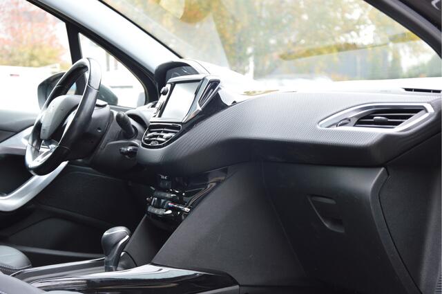 Peugeot 2008 1.2 PureTech Allure AUTOMAAT | PANORAMADAK | CLIMA | CAMERA | NAVIGATIE