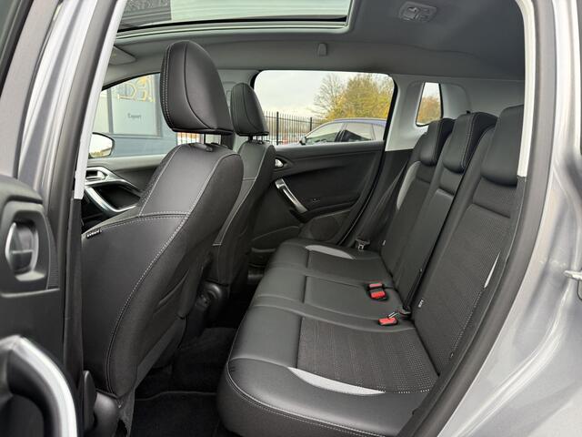 Peugeot 2008 1.2 PureTech Allure Navi,110pk,Automaat,Camera,Pano,Clima,Cruise,N.A.P,Lm velgen,Pdc,Apk tot 04-2026