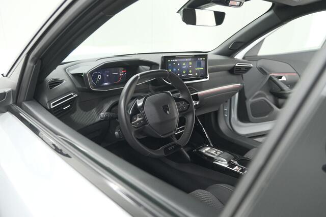 Peugeot 2008 PureTech 130 EAT8 GT | Camera | Apple Carplay | Parkeersensoren | 17 Inch Lichtmetalen Velgen