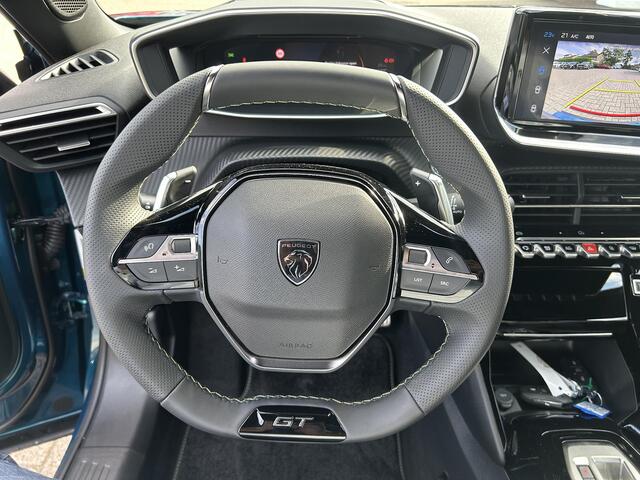 Peugeot 2008 1.2 Hybrid 145 PK GT Automaat | VOORRAAD DEAL met ¤5.000 Korting | Navigatie | Full LED Verlichting | Climate Control | Keyless Entry | Adaptieve Cruise Control | 360 Graden Camera | 18" Lichtmetalen Velgen | Hoge Zitpositie | Sportstoelen |