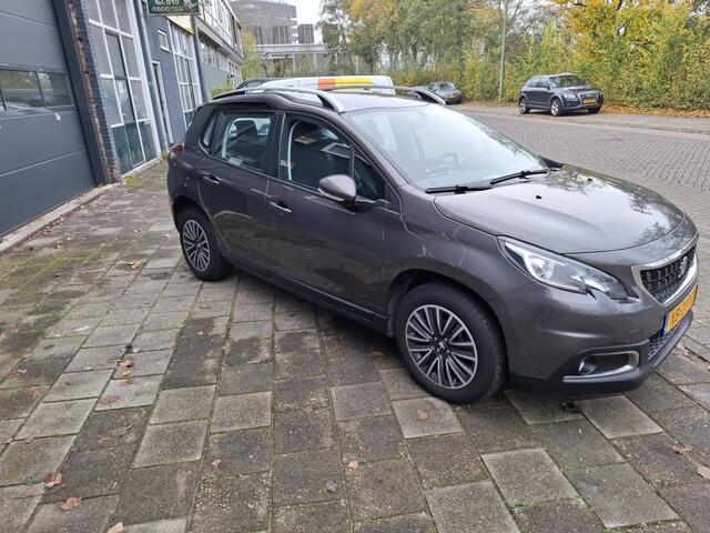 Peugeot 2008 1.2 PureT. Blue Lion
