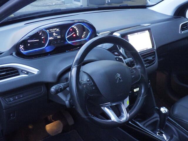Peugeot 2008 1.2 Automaat Allure, Panodak, Cruise, Navi, NL/NAP, Compleet!