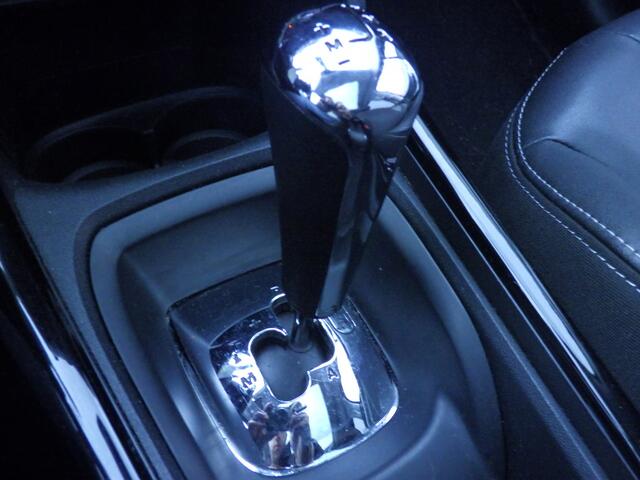 Peugeot 2008 1.2 Automaat Allure, Panodak, Cruise, Navi, NL/NAP, Compleet!