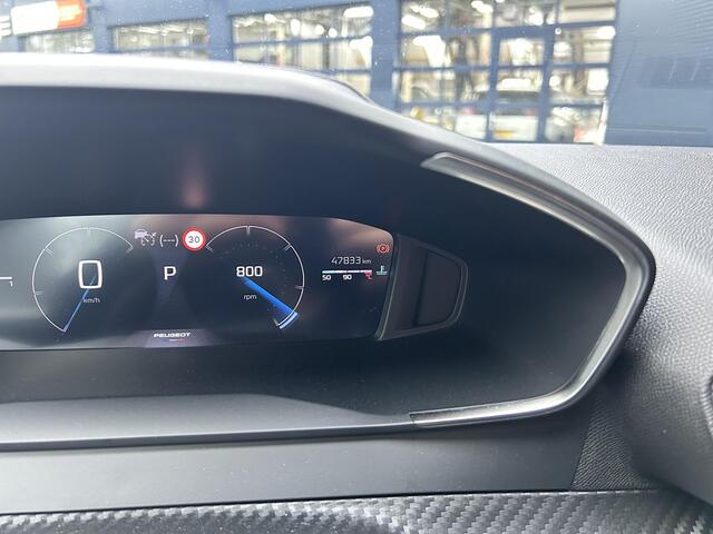 Peugeot 2008 1.2 Turbo 130PK Allure Automaat EAT8 | Nieuwste Model ! | Trekhaak 1250KG | Navigatie | All season banden | Digitaal Instrumentarium | LED Verlichting | Cruise Control Adaptief | Climate Control | Lichtmetalen Velgen | Hoge Zitpositie | Half Lederen Bekle